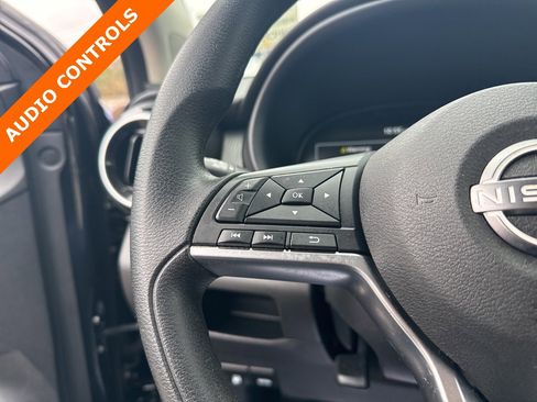 Used 2023 Nissan Kicks SV image 9