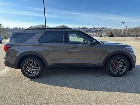 New 2026 Ford Explorer ST image 5