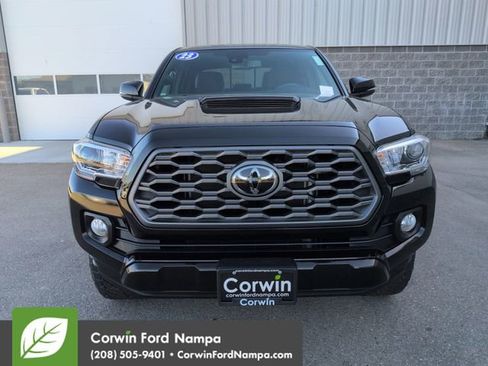 Used 2023 Toyota Tacoma TRD Sport w/ Technology Package AWD/4WD image 8