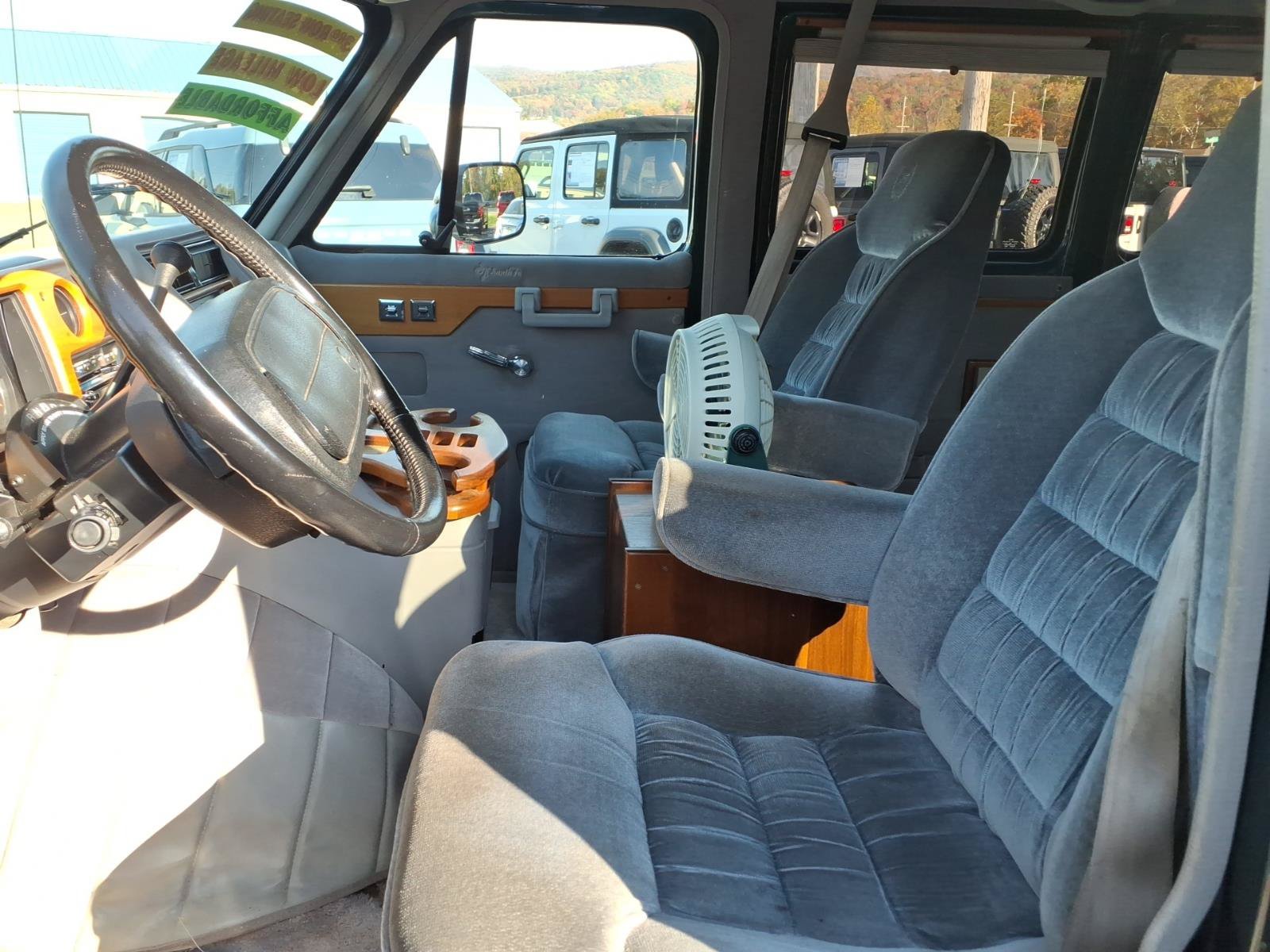 Used 1994 GMC G2500 Vandura RWD image 4