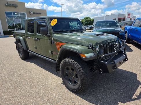 Used 2022 Jeep Gladiator Mojave w/ LED Lighting Group AWD/4WD image 5