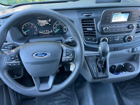 New 2025 Ford Transit 250 148 Medium Roof RWD image 7