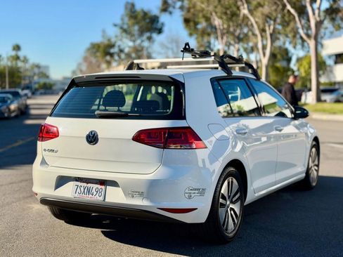Used 2016 Volkswagen e-Golf SE w/ DC Fast Charging Package image 7