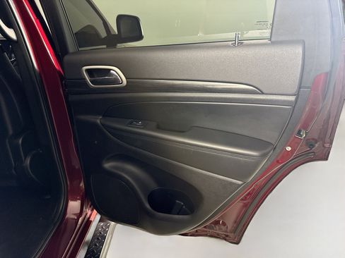 Used 2022 Jeep Grand Cherokee Laredo X image 28