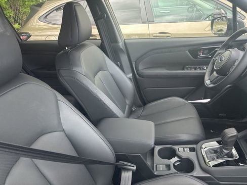 Used 2025 Subaru Forester Limited AWD/4WD image 10