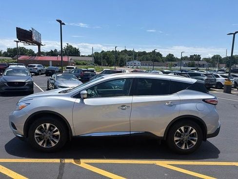 Used 2017 Nissan Murano SL w/ Cargo Package FWD image 3