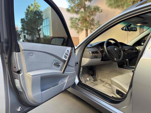 Used 2006 BMW 530xi Wagon image 35