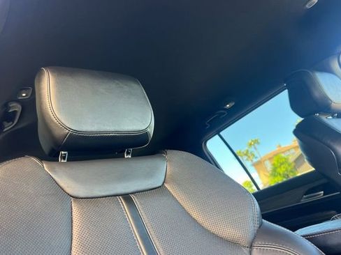 Used 2024 Jeep Wagoneer L Series II w/ Flexible Seating Group AWD/4WD image 20