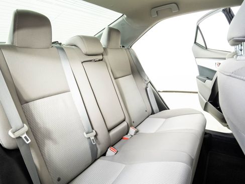 Used 2016 Toyota Corolla LE FWD image 18