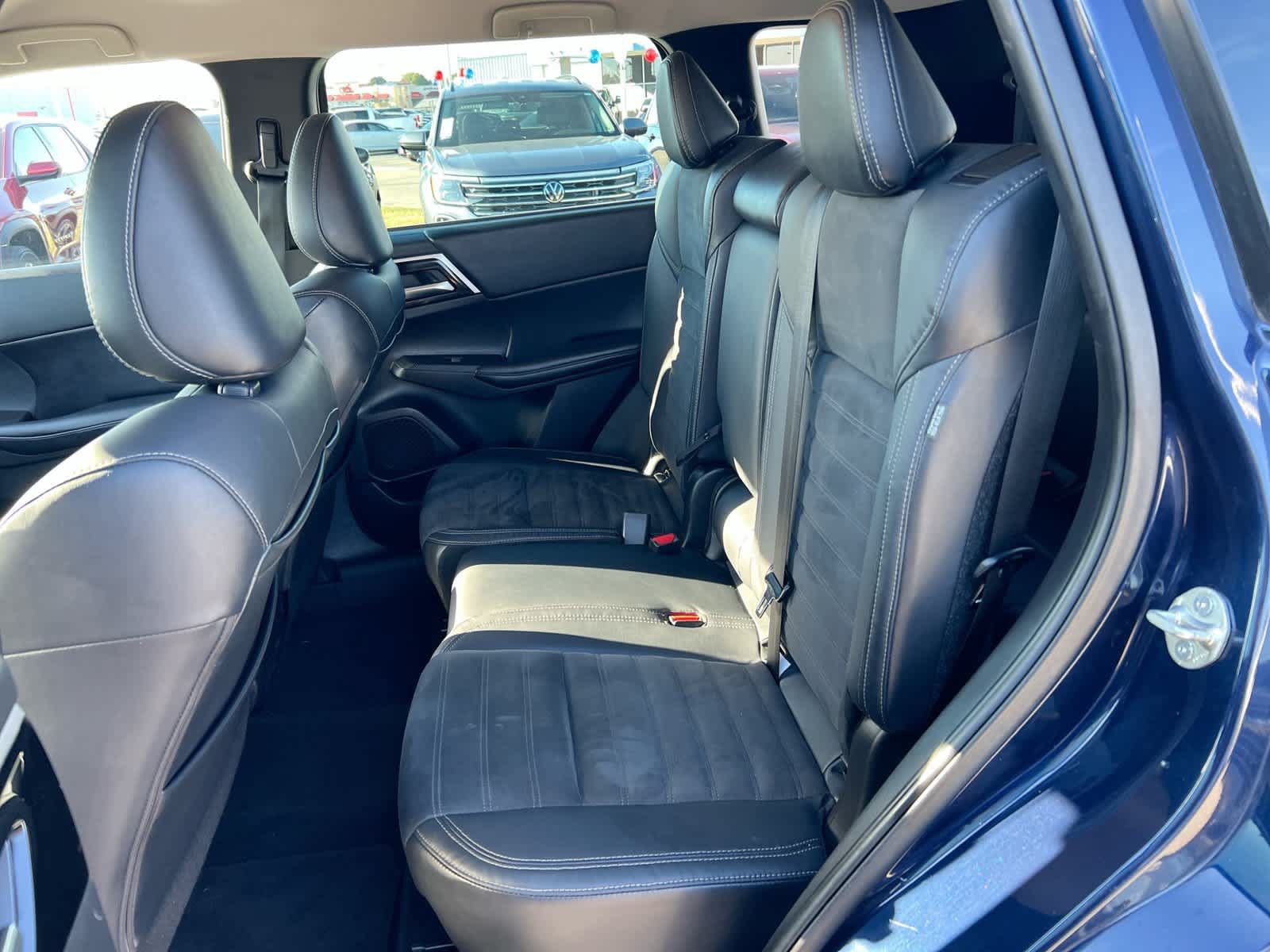 Used 2023 Mitsubishi Outlander SE AWD/4WD image 25
