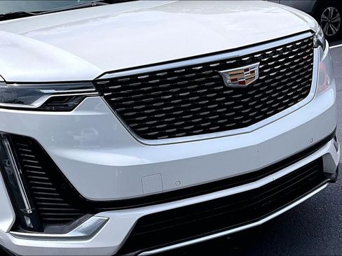 Used 2025 Cadillac XT6 Luxury FWD image 34