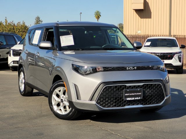 Certified 2025 Kia Soul LX w/ LX Technology Package FWD image 2