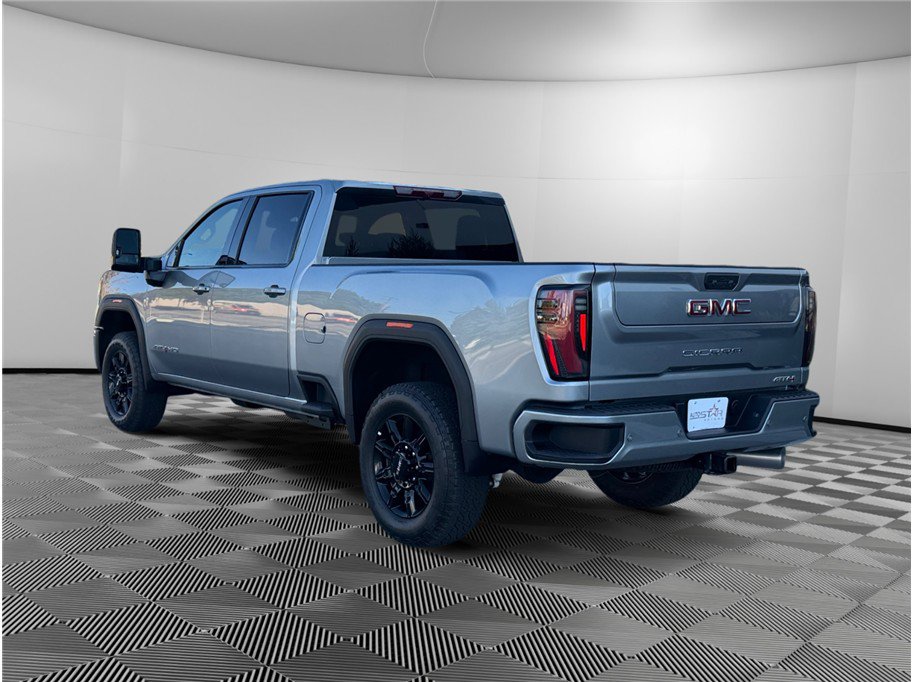 Used 2026 GMC Sierra 2500 AT4 AWD/4WD image 3