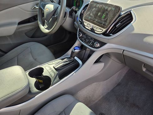 Used 2016 Chevrolet Volt LT w/ Comfort Package FWD image 17