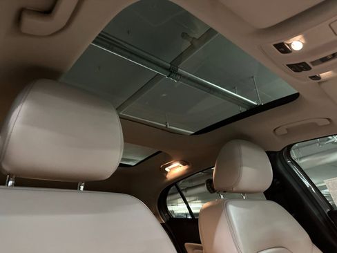 Used 2019 Mercedes-Benz GLA 250 4MATIC w/ Premium Package image 23