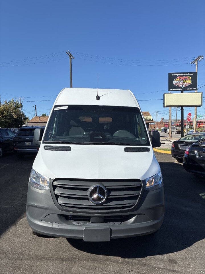 Used 2026 Mercedes-Benz Sprinter 2500 image 2