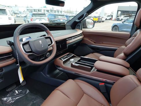 New 2026 Lincoln Navigator L Reserve image 14