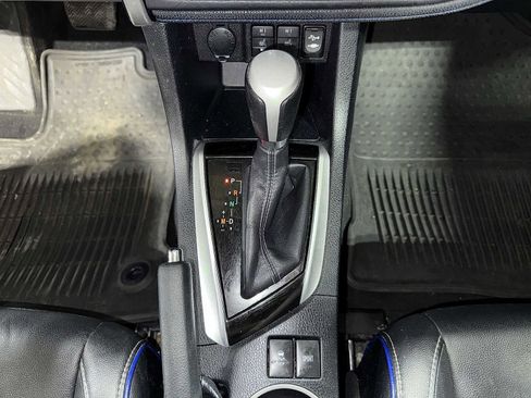 Used 2017 Toyota Corolla XSE image 32