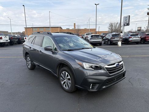 Used 2022 Subaru Outback Premium image 2