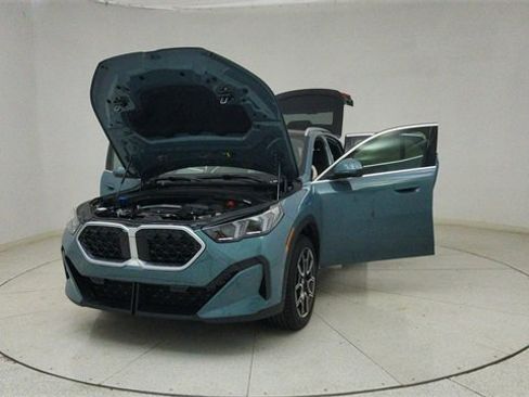 Used 2025 BMW X2 xDrive28i w/ Premium Package image 72
