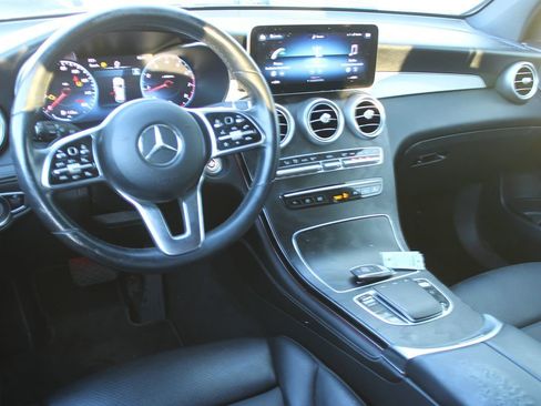 Used 2020 Mercedes-Benz GLC 300 w/ Premium Package image 11