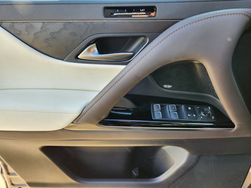 Used 2023 Lexus LX 600 4WD w/ Luxury Package image 28