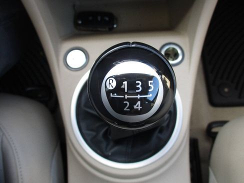 Used 2015 Volkswagen Beetle 1.8T FWD image 1