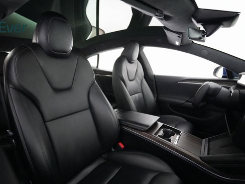 Used 2022 Tesla Model S image 8