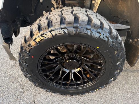 Used 2021 Ford F350 XLT w/ XLT Premium Package image 9