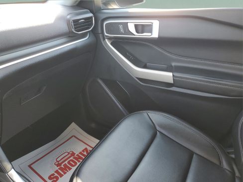 Used 2022 Ford Explorer XLT w/ Equipment Group 202A image 24