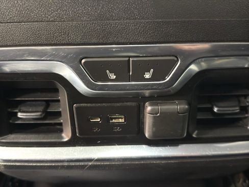 Used 2023 GMC Sierra 3500 SLT w/ SLT Convenience Package image 14