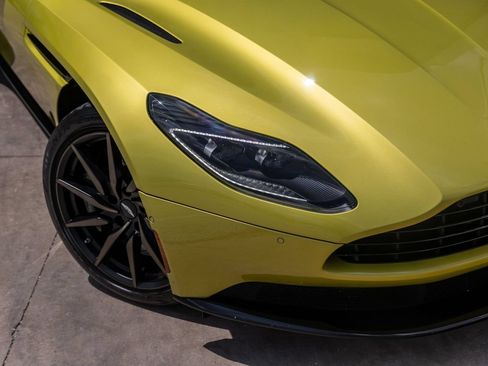 Used 2022 Aston Martin DB11 Volante RWD image 2