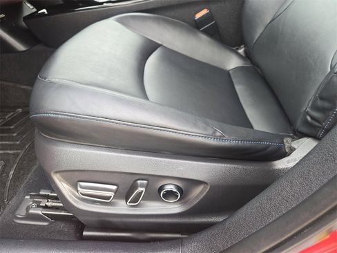 Used 2018 Toyota Prius Four Touring image 26