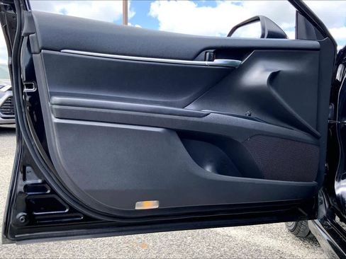 Used 2019 Toyota Camry SE w/ Convenience Package image 22