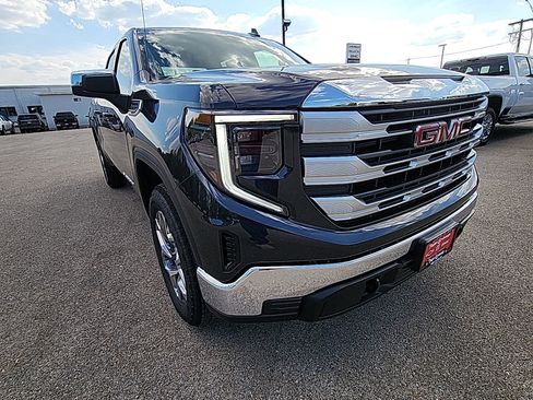 New 2026 GMC Sierra 1500 SLE image 12