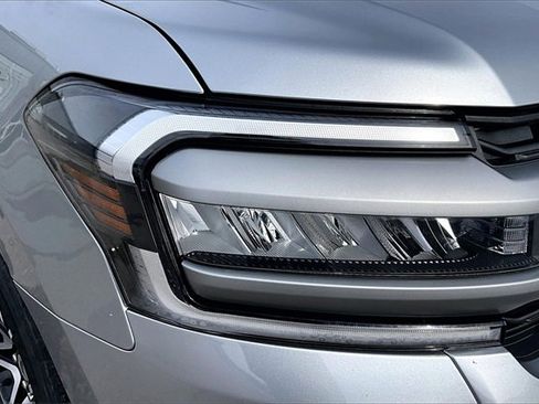 Certified 2024 Ford Expedition XLT image 29