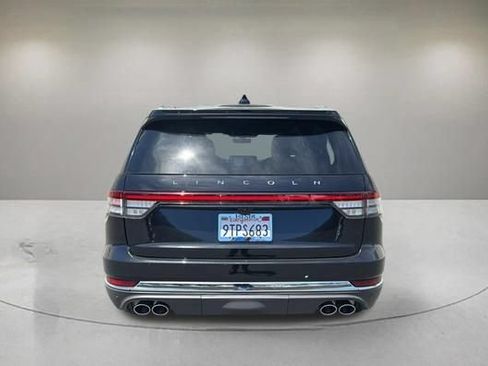 Used 2025 Lincoln Aviator 2WD image 3
