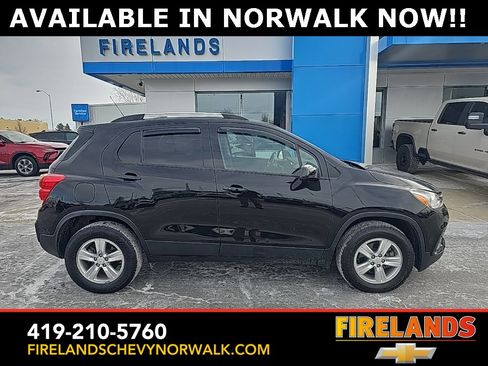 Certified 2022 Chevrolet Trax LT w/ Driver Confidence Package image 5