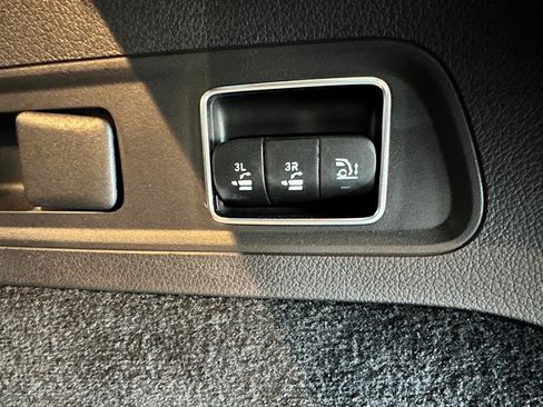Used 2026 Mercedes-Benz GLS 450 4MATIC image 41