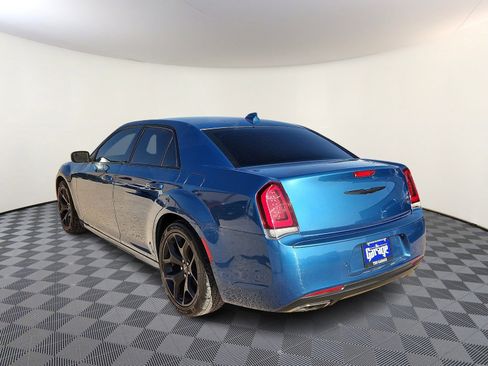 Used 2022 Chrysler 300 Touring L w/ Comfort Group image 3