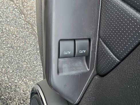 Used 2013 Ford Mustang Premium RWD image 16