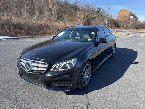 Used 2014 Mercedes-Benz E 550 4MATIC Sedan image 2