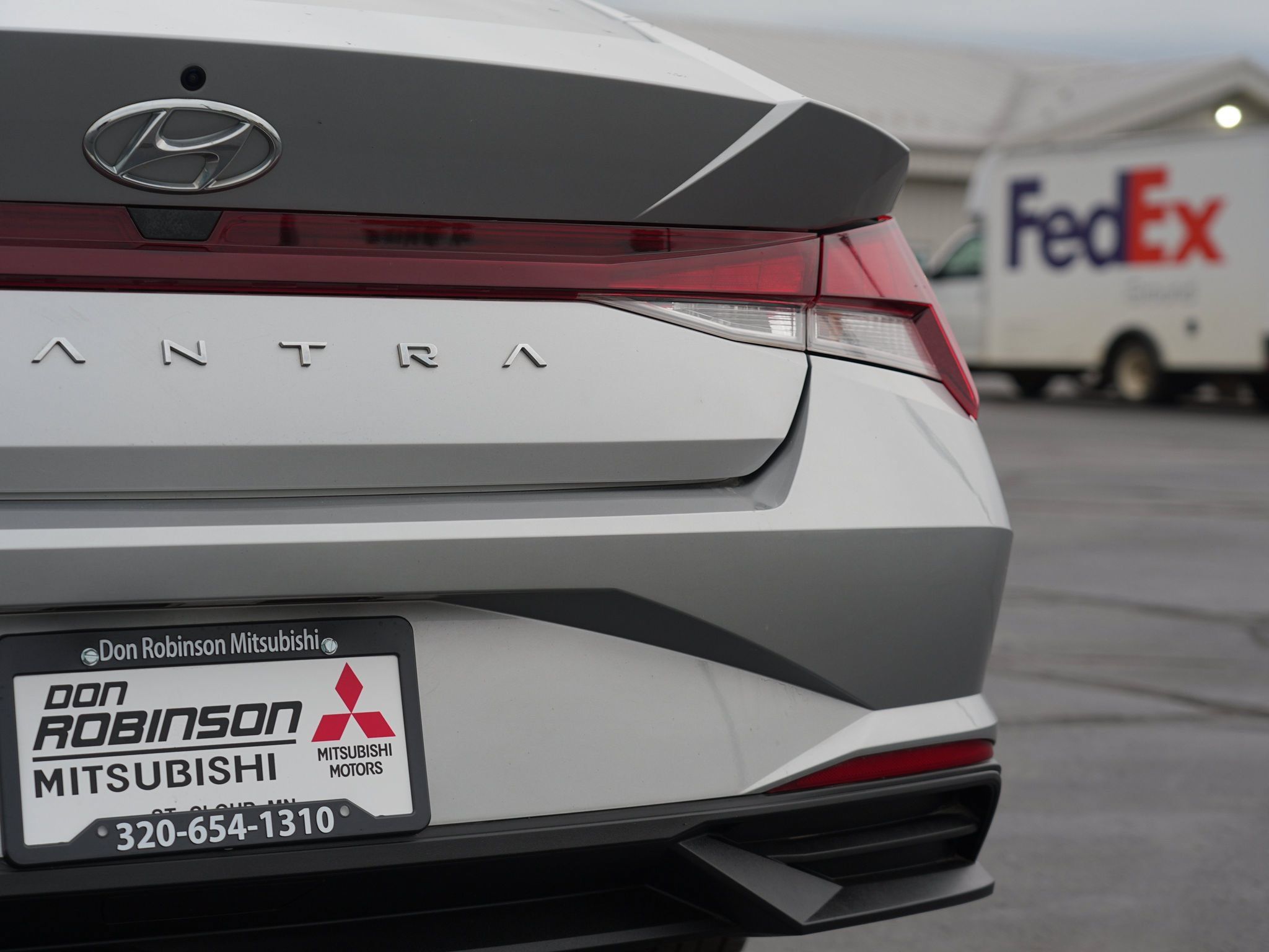 Used 2021 Hyundai Elantra SE FWD image 12