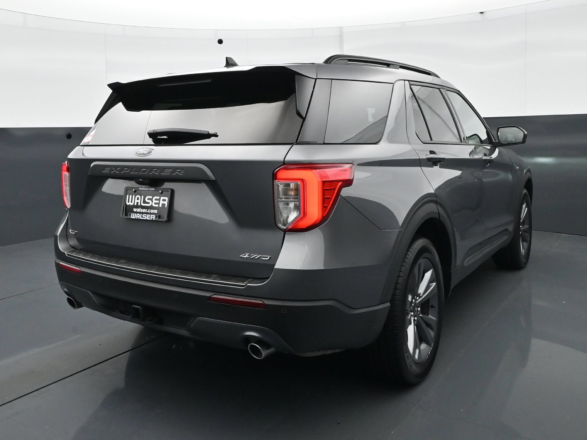 Used 2022 Ford Explorer XLT w/ Equipment Group 202A AWD/4WD image 6