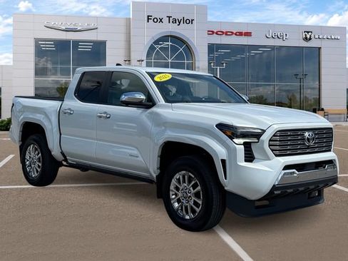 Used 2025 Toyota Tacoma Limited AWD/4WD image 3