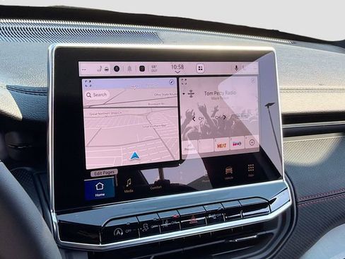 New 2026 Jeep Compass Trailhawk w/ Sun, Sound & Navigation Group AWD/4WD image 16