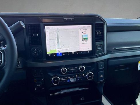 Used 2025 Ford F250 Platinum w/ FX4 Off-Road Package AWD/4WD image 5
