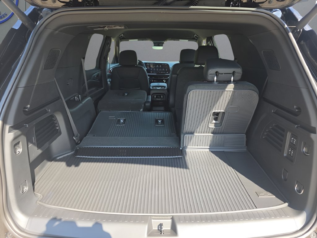 New 2026 Chevrolet Traverse RS w/ LPO, Floor Liner Package AWD/4WD image 26