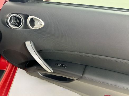 Used 2006 Nissan 350Z Enthusiast RWD image 32