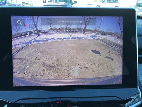 Used 2023 Jeep Compass Latitude image 32